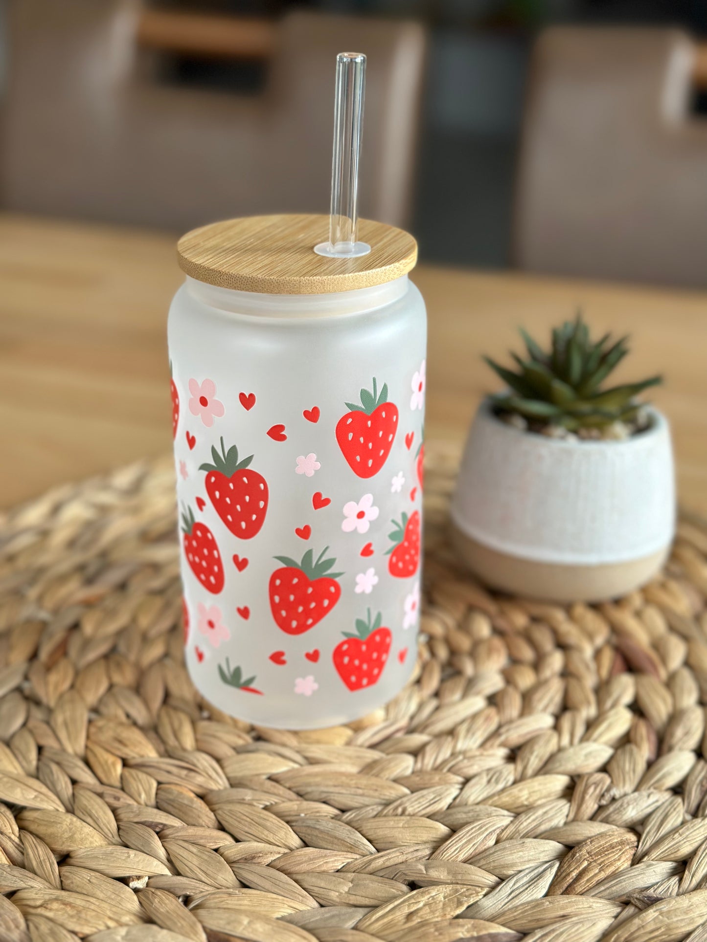 Strawberry Blossom Delight Glasbecher